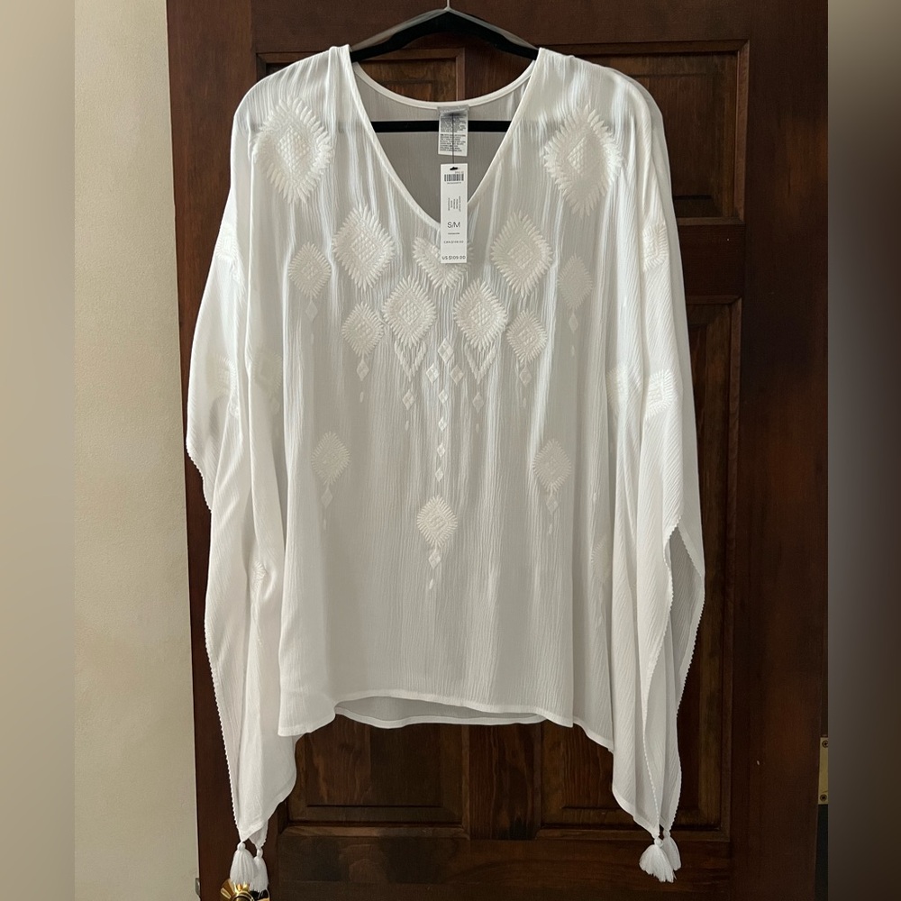 White Iyelet Poncho